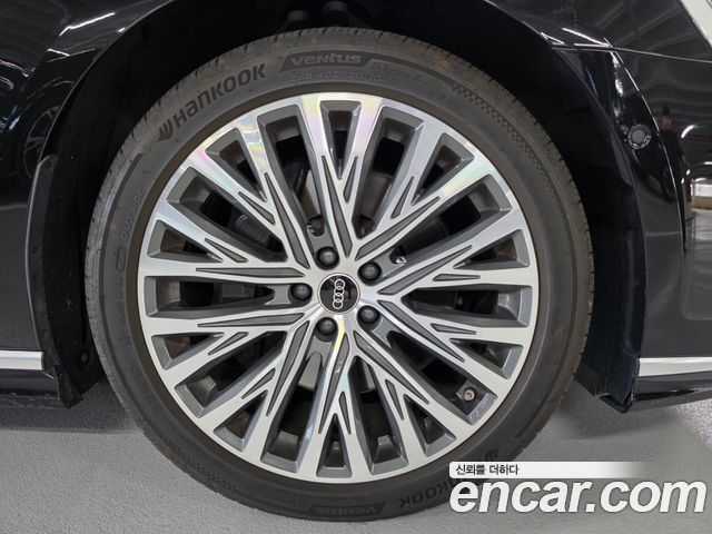 Audi A8 55 TFSI Quattro Premium LWB — пробег 55 000 км — фото 5 из 5