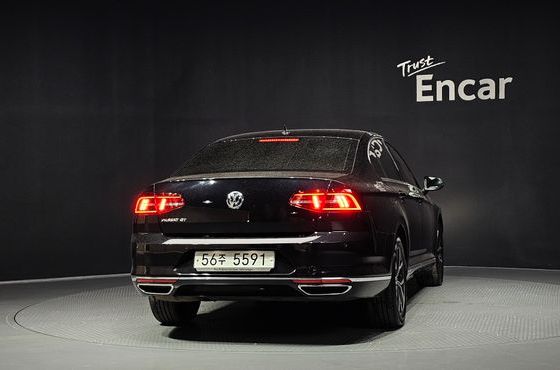 Volkswagen Passat 2.0 TDI Premium — пробег 167 388 км — фото 4 из 5