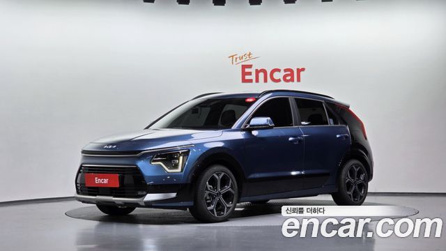 Kia Niro Signature — пробег 18 438 км — фото 1 из 5