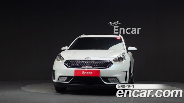 Kia Niro Prestige — пробег 123 940 км — фото 3 из 5