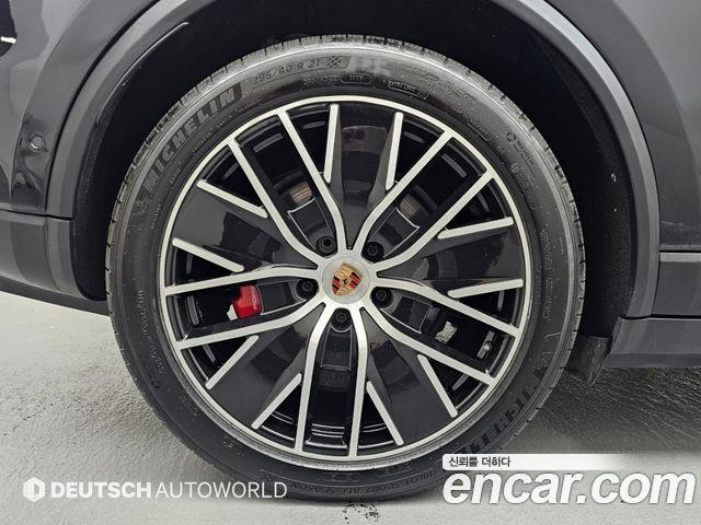 Porsche Macan 4S — пробег 19 242 км — фото 5 из 5