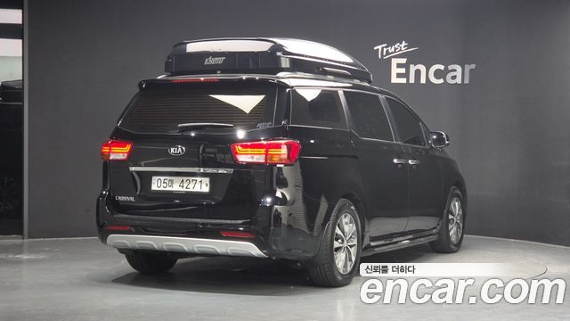 Kia Carnival 9-seater Luxury — пробег 60 717 км — фото 2 из 5