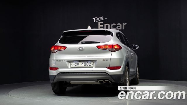 Hyundai Tucson Diesel 2.0 2WD Style — пробег 121 861 км — фото 4 из 5