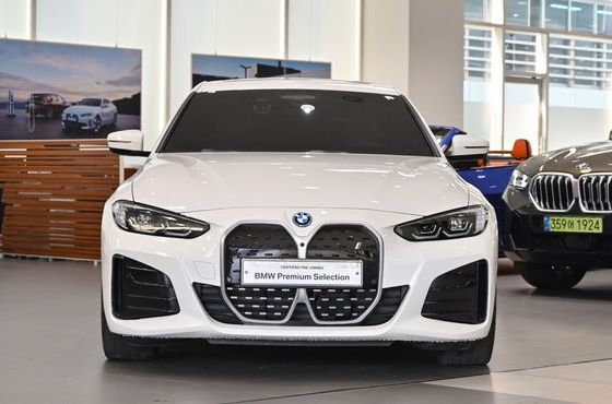 BMW i4 eDrive40 M Sports — пробег 16 938 км — фото 3 из 5
