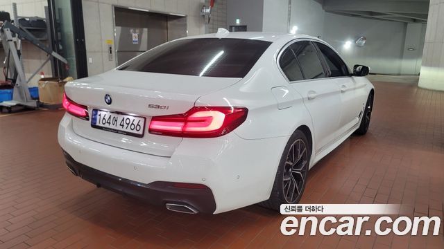 BMW 5-Series 530i M Sport Package — пробег 29 967 км — фото 2 из 5