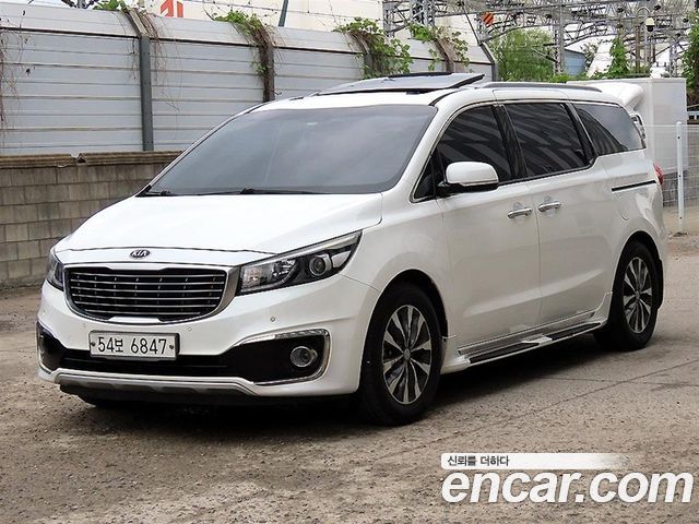 Kia Carnival 9-seater Luxury — пробег 80 026 км — фото 1 из 5