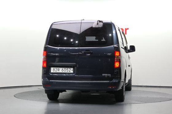 Hyundai Starex Van 5-Seater Modern — пробег 249 219 км — фото 4 из 5