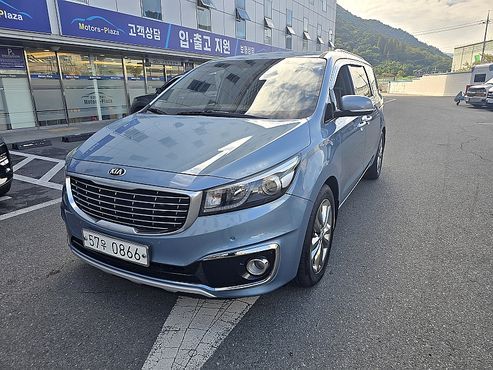 Kia Carnival 7-seater Limousine VIP — пробег 126 905 км — фото 2 из 5