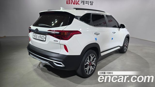 Kia Seltos из Кореи Encar