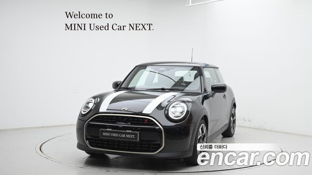 Mini Cooper Favoured — пробег 71 км — фото 1 из 5