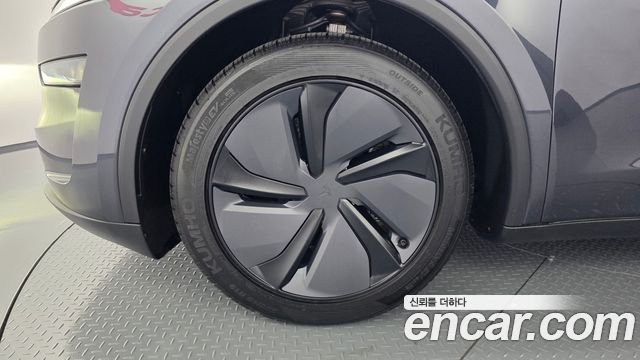 Tesla Model Y RWD — пробег 5 911 км — фото 5 из 5