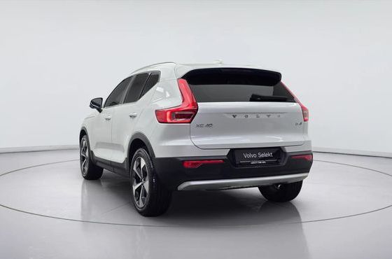 Volvo XC40 B4 Ultra Bright — пробег 5 740 км — фото 2 из 5