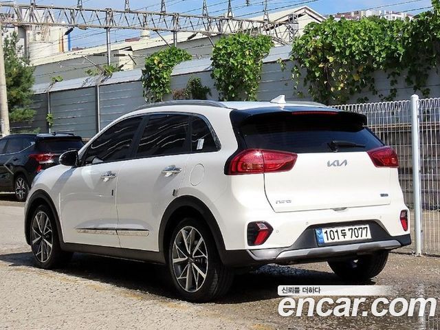 Kia Niro 1.6 HEV Signature — пробег 57 419 км — фото 3 из 5