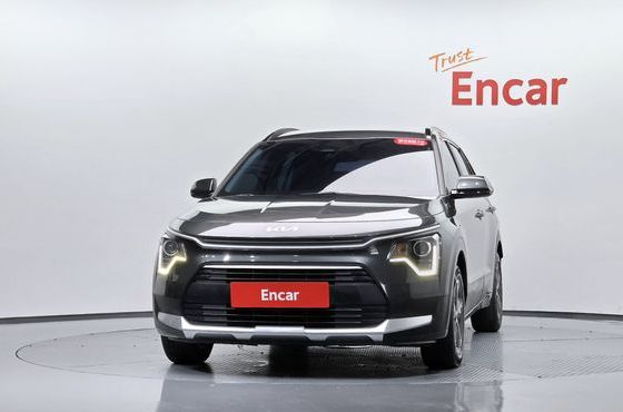 Kia Niro Prestige — пробег 45 599 км — фото 3 из 5
