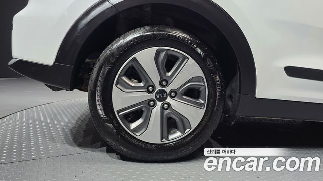 Kia Niro Prestige — пробег 162 620 км — фото 5 из 5
