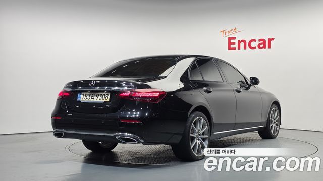 Mercedes-Benz E-Class E300e 4MATIC Exclusive — пробег 90 921 км — фото 2 из 5