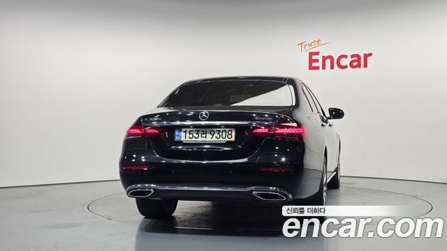 Mercedes-Benz E-Class E300e 4MATIC Exclusive — пробег 90 921 км — фото 4 из 5