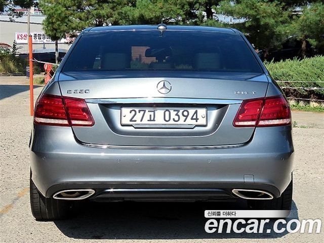Mercedes-Benz E-Class E220 Bluetec Avantgarde Sport — пробег 81 498 км — фото 4 из 5
