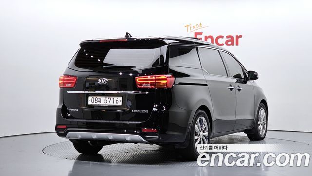 Kia Carnival Gasoline 7-Seater Limousine President — пробег 117 437 км — фото 2 из 5