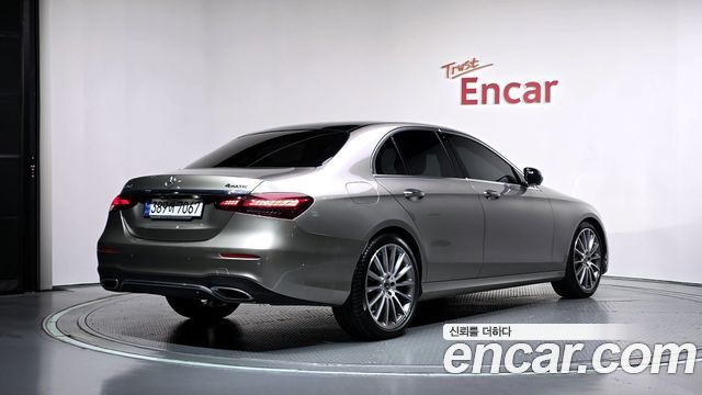 Mercedes-Benz E-Class E350 4MATIC AMG Line — пробег 80 363 км — фото 2 из 5
