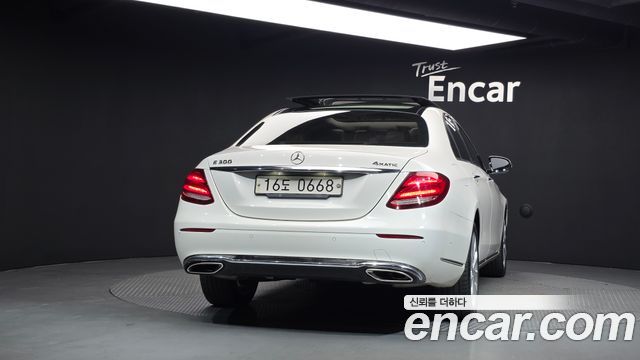 Mercedes-Benz E-Class E300 4MATIC Exclusive — пробег 179 118 км — фото 4 из 5