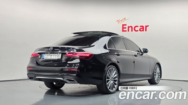 Mercedes-Benz E-Class E350 4MATIC AMG Line — пробег 42 793 км — фото 2 из 5