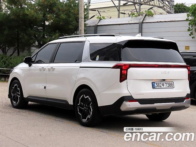 Kia Carnival Diesel 9-Seater Prestige — пробег 21 137 км — фото 3 из 5