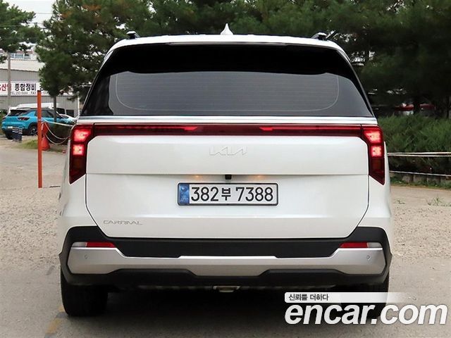 Kia Carnival Diesel 9-Seater Prestige — пробег 21 137 км — фото 4 из 5