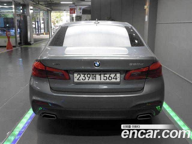 BMW 5-Series 520d xDrive M Sport Package — пробег 273 960 км — фото 4 из 5