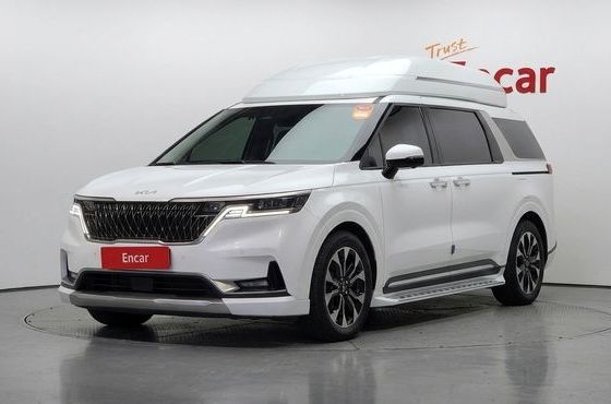 Kia Carnival Gasoline 9-Seater Hi-Limousine Signature — пробег 62 192 км — фото 1 из 5