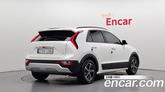 Kia Niro Prestige — пробег 86 590 км — фото 2 из 5