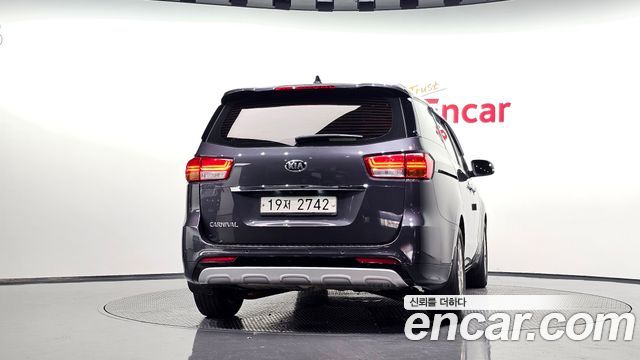Kia Carnival из Кореи Encar