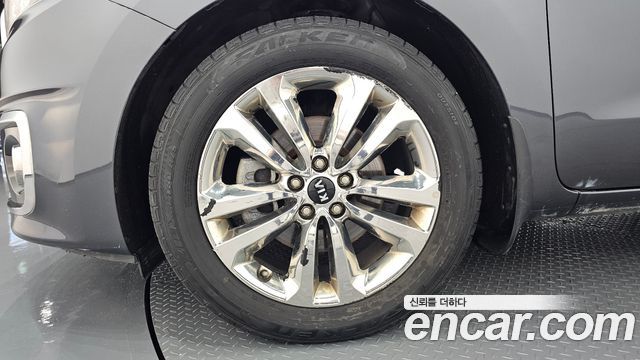 Kia Carnival из Кореи Encar