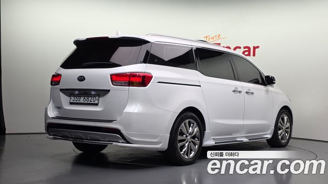 Kia Carnival 9-seater Noblesse — пробег 102 448 км — фото 2 из 5