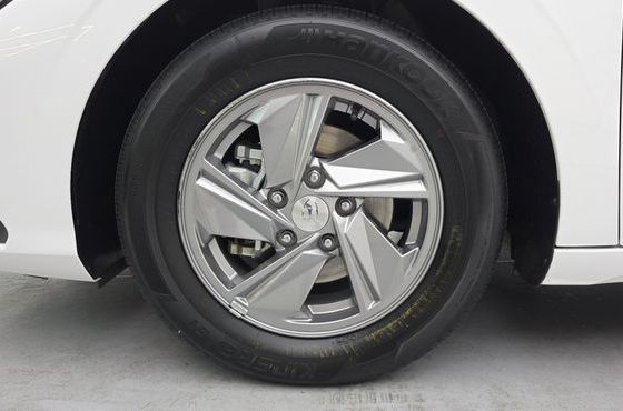 Hyundai AVANTE 1.6 Smart — пробег 44 960 км — фото 5 из 5