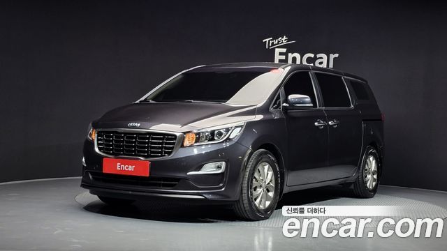 Kia Carnival 11-Seater Deluxe — пробег 120 205 км — фото 1 из 5
