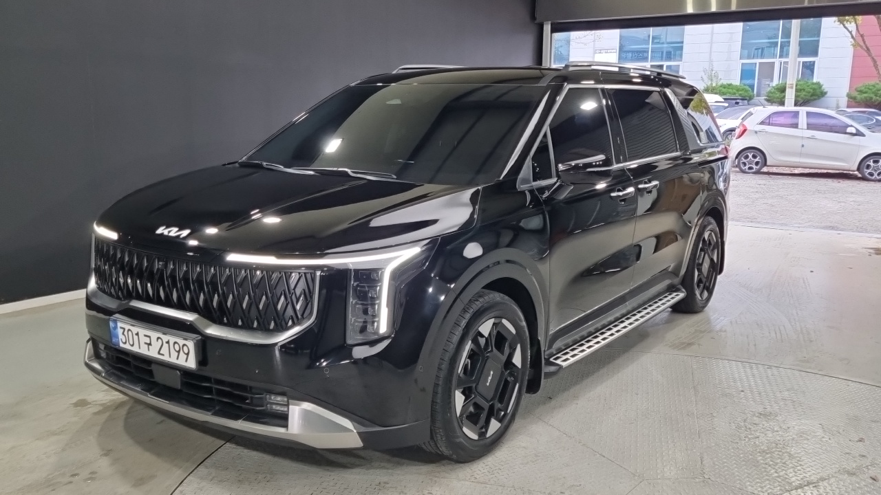Kia Carnival Diesel 9-Seater Noblesse — пробег 42 800 км — фото 1 из 5