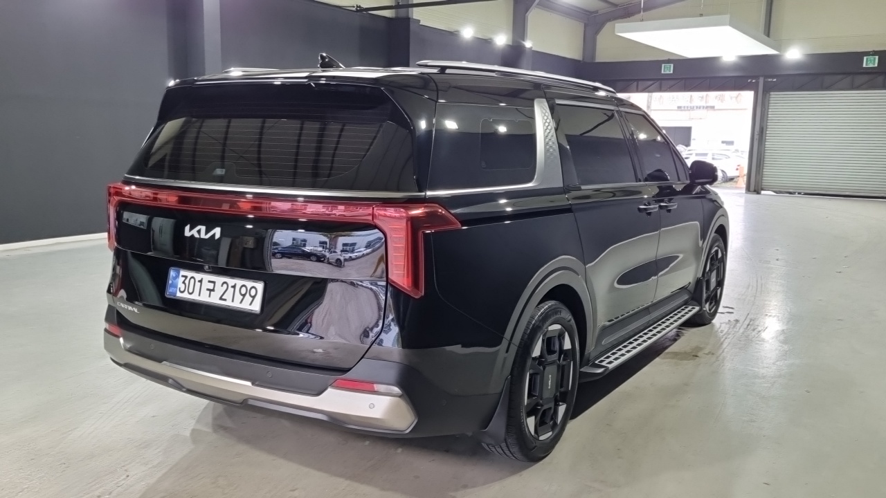 Kia Carnival Diesel 9-Seater Noblesse — пробег 42 800 км — фото 2 из 5