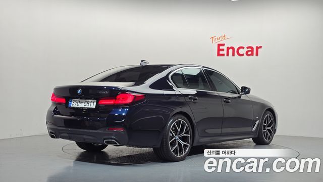 BMW 5-Series 530i M Sport Package — пробег 27 618 км — фото 2 из 5