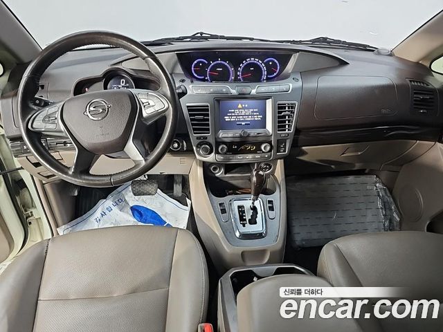 Ssangyong KORANDO 4WD Outdoor Edition 9-seater — пробег 128 000 км — фото 5 из 5