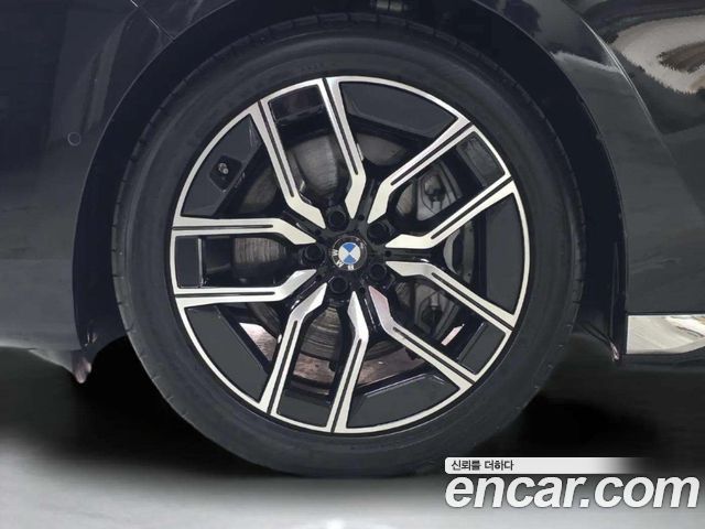 BMW 7-Series 740i xDrive M Sport — пробег 4 925 км — фото 5 из 5