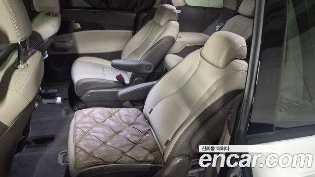 Kia Carnival HEV 9seater Signature — пробег 11 567 км — фото 5 из 5