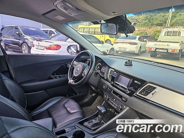 Kia Niro Prestige — пробег 167 846 км — фото 5 из 5