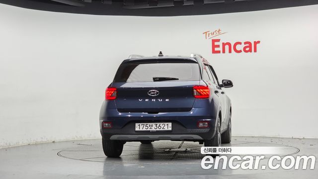 Hyundai Venue из Кореи Encar