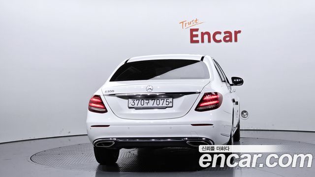 Mercedes-Benz E-Class E300 4MATIC Exclusive — пробег 151 436 км — фото 4 из 5