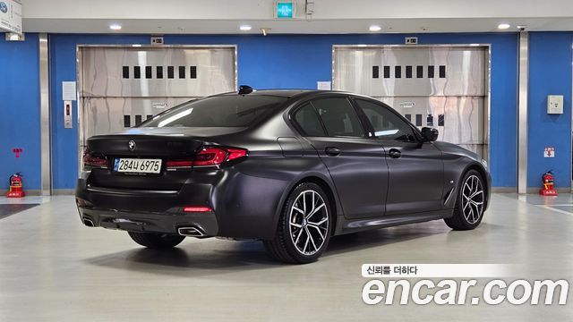 BMW 5-Series 530i M Sport Package — пробег 56 313 км — фото 2 из 5