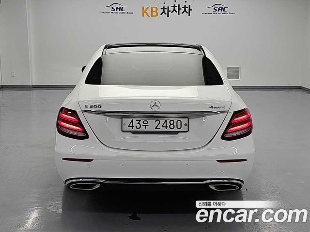 Mercedes-Benz E-Class E300 4MATIC Exclusive — пробег 82 473 км — фото 2 из 5