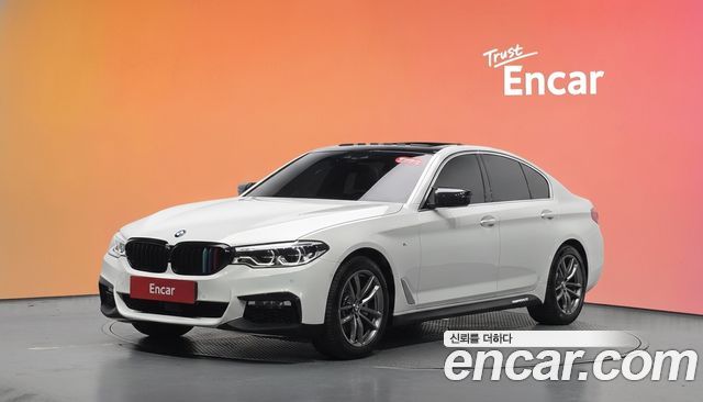 BMW 5-Series 520d xDrive M Sport Package Plus — пробег 46 779 км — фото 1 из 5