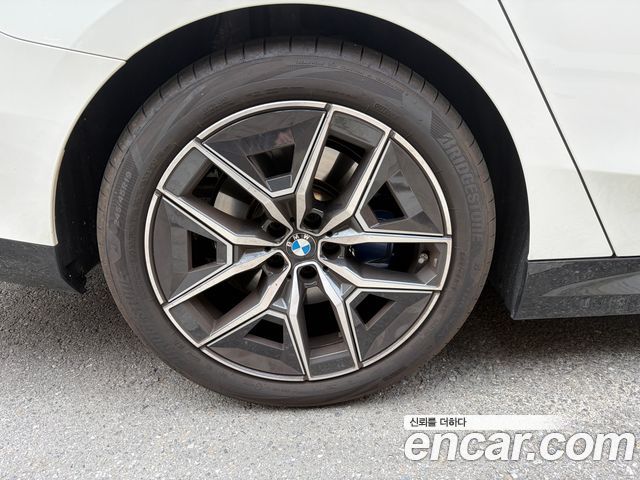 BMW 5-Series 520i M Sport — пробег 5 333 км — фото 5 из 5