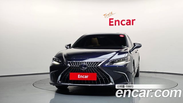 Lexus ES Executive — пробег 21 475 км — фото 3 из 5